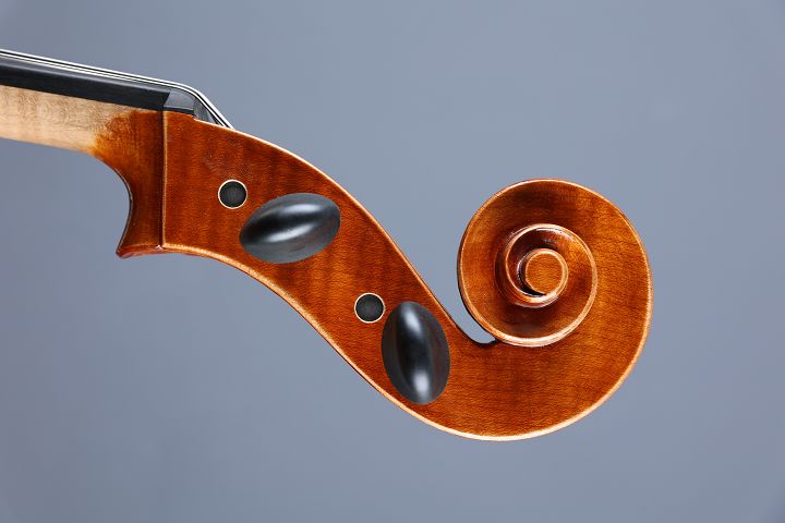 Leonhardt Rainer W. - Mittenwald Anno 2022 - "Der kleine Muc" 1/2 Cello- C-015k